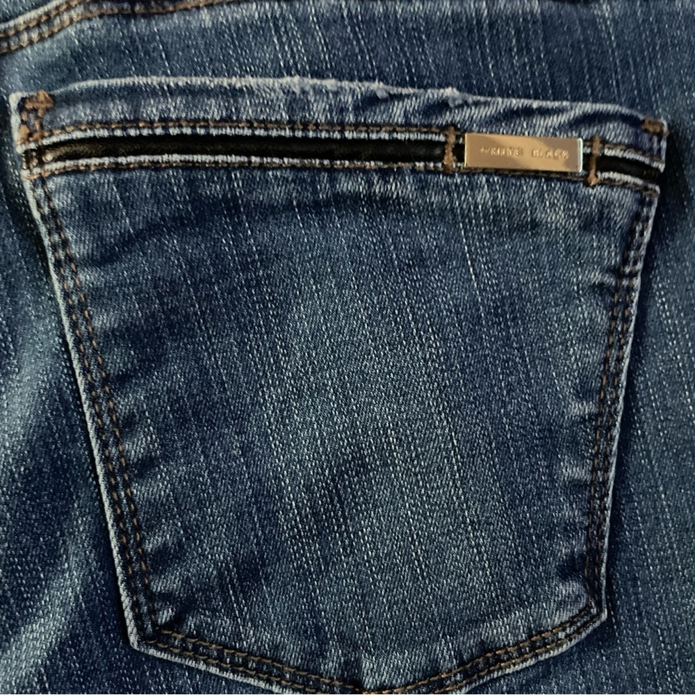 White House Black Market The Skinny jeans size 8P Medium Blue Zipped Ankles - Picture 9 of 13
